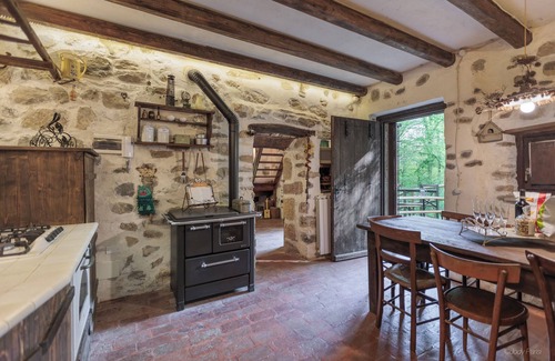 Sorisole House | Antico Mulino Baderem del 1600 Immerso nei Boschi con Accesso Alla Cascata