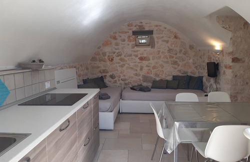 Ceglie Messapica House | Antico Trullo Ulmo - Private pool + Wi-Fi