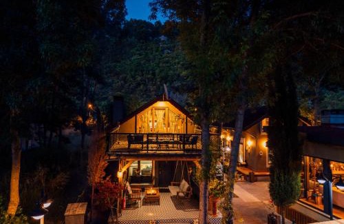 Sile Villa | antik river house