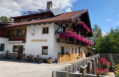 Leutasch Apartment | "Antikholz" apartment with balcony - Öfnerhof