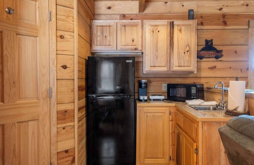 Branson Cabin | Antlers Lodge – Cabin for 4