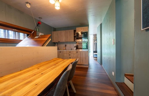 Maubray House | Antoing Retreat with Sauna