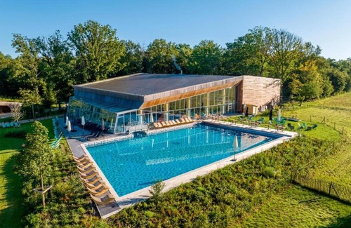 Maubray House | Antoing Retreat with Sauna