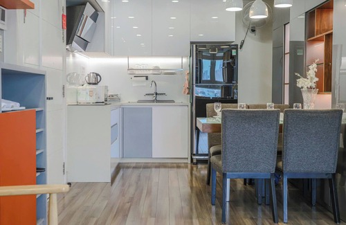 Phuong 8 Apartment | Anxiety