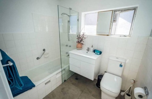 Plympton Apartment | Anzac Hwy near airport, beach