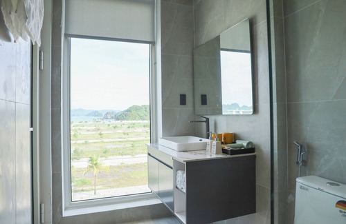 Van Don Hotel | Ao Tien Harbour Boutique Hotel