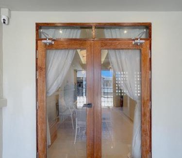 Saen Suk House | AobOun House Bangsaen บ้านโอบอุ่น บางแสน