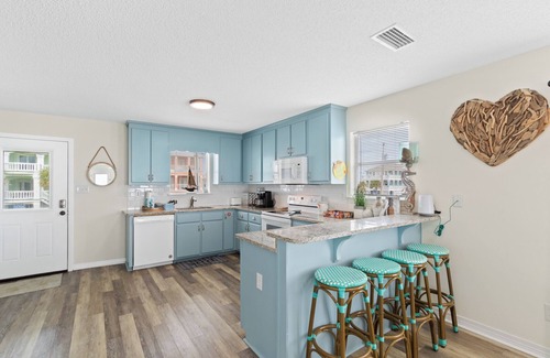Saint Elmo House | AOK Oasis House by Liquid Life