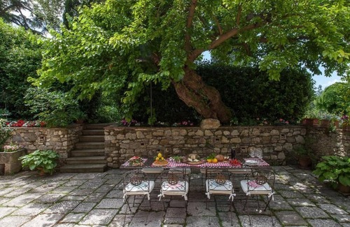 Sesto Fiorentino Apartment | Apartment in a farmhouse with pool