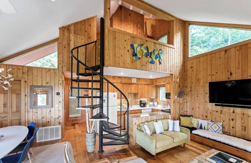 Shelby House | Apache Lake House - Lake Michigan Views - Nature Sanctuary