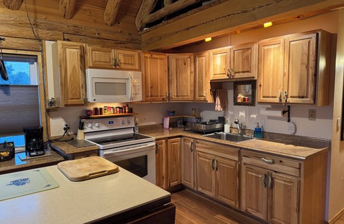 Cebolla Cabin | Apache Mesa Log Cabin Home Near Chama