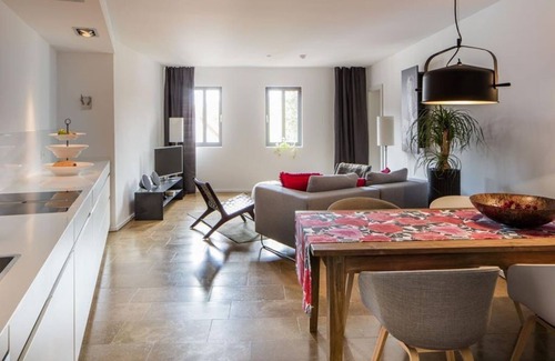 Gimmeldingen Apartment | Apartment 5 - mansard - Loblocher yard