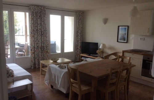 Bouzigues Apartment | Apart 1 (Sleeps 4/6) Overlooking Etang De Thau Bouzigues, Languedoc-Roussillon