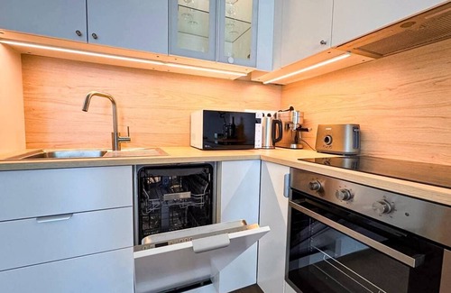 Raca Apartment | Apart 555 New & Fully Equipped with Garage & 15 Min to City Center