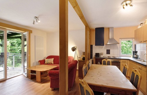 Feldberger Seenlandschaft Apartment | Apartment 'Ferienwohnung Forelle' with Balcony and Wi-Fi