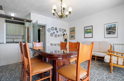 Sant Salvador Apartment | Apartment 'Edificio Victoria 1º-2ª' with Sea View, Private Terrace and Wi-Fi