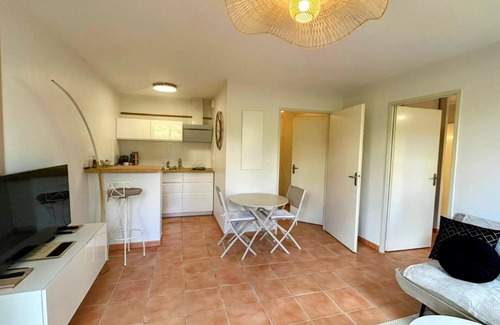 Castelnau-d'Estretefonds Apartment | Apartment-Comfort-Ensuite with Bath-Terrace