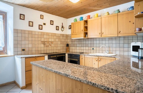 Castello-Molina di Fiemme Apartment | Apartment 'Casa Delmarco' with Private Terrace and Private Garden