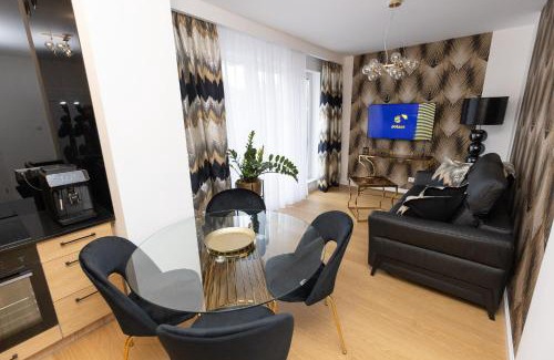 Beczkow Apartment | Apartament Business&Living No 73 z prywatnym jacuzzi zewnętrznym -od maja do września- Nad Zalewem w Cedzynie i miejscem parkingowym