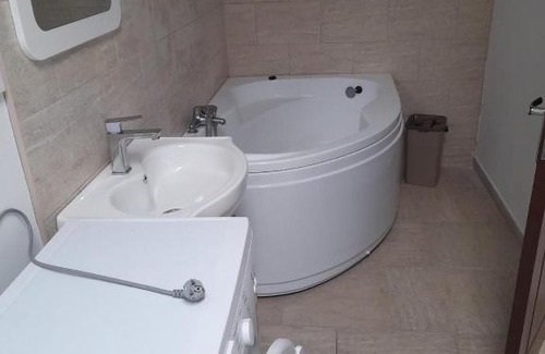 Caransebes Apartment | Apartament central