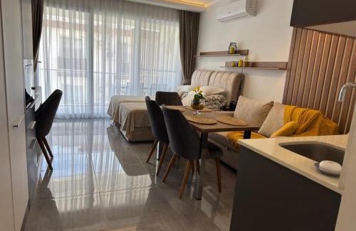 Trikomo Apartment | Apartament Elizabeth Courtyard