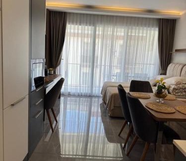Trikomo Apartment | Apartament Elizabeth Courtyard