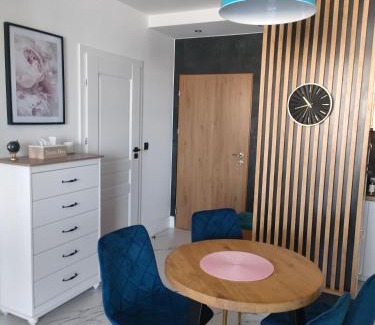 Osiedle Centrum Apartment | Apartament High Five z kominkiem