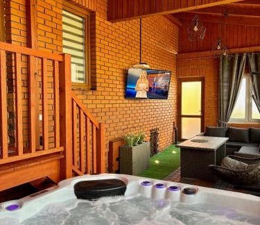 Gniezno Apartment | Apartament "Love Heaven" Jacuzzi SPA z dużą wanną z hydromasażem dla Dwojga