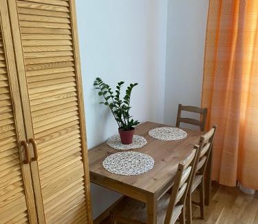 Pulawy Apartment | Apartament przy Parku Czartoryskich II - Faktury VAT - parking