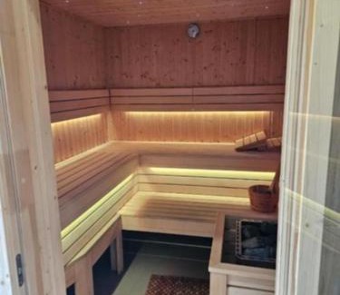Szklarska Poreba Apartment | Apartament z basenem i jacuzzi KARMELOWY NA DOLNEJ Green Park Resort A13, ul DOLNA 7A