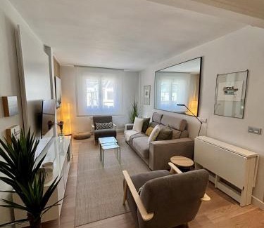 Gros Apartment | Apartamento a 100 metros de la playa Zurriola