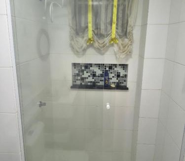 Piratuba Apartment | Apartamento aconchegante com ar, secadora e adega
