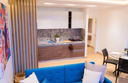 Kennedy Apartment | Apartamento de Lujo Estilo Los Ángeles: de Estreno