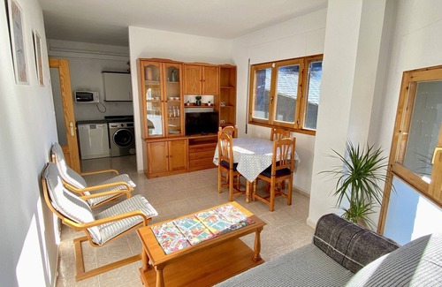 Biescas Apartment | Apartamento en la Montaña, Garaje, Piscina, Barbacoa, Pista de Tenis, Wifi