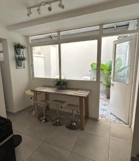 Flores Apartment | Apartamento Flowers