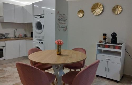 Aguilas Apartment | APARTAMENTO LUNA - 2 apartamentos céntricos juntos cerca de la playa, ideales para grupos grandes