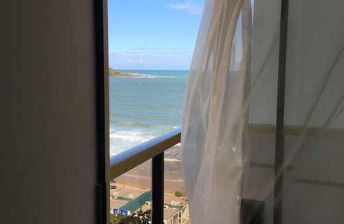 Praia do Morro Apartment | Apartamento na Praia do Morro, frente ao mar, 4 quartos, 2 vagas, Wi-Fi, 10 π©ββ€οΈβπ¨