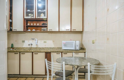 Vila Julia Apartment | Apartamento no Guarujá a 3 Min da Praia da Enseada