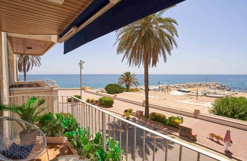 Sant Pol De Mar Apartment | Apartamento Primera Linea de Mar con Espectaculares Vistas