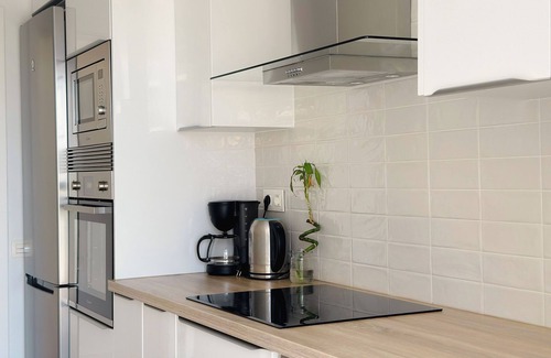 Salou City Centre Apartment | APARTAMENTO RENOVADO A 10 M DE LA PLAYA CON VISTAS AL MAR