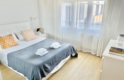 Gijon-Este Apartment | Apartamento San Lorenzo Playa. Vistas al mar.