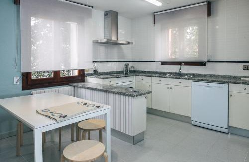 Banos de Rio Tobia House | Apartamento Turistico la Solana