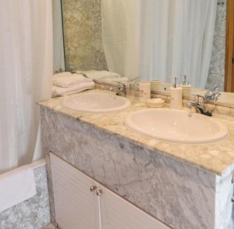 Banos de Rio Tobia House | Apartamento Turistico la Solana
