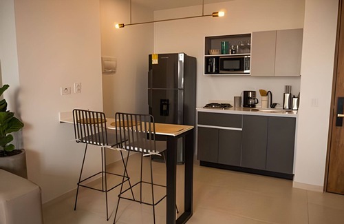 Pereira Apartment | Apartasuites Cerritos Mall