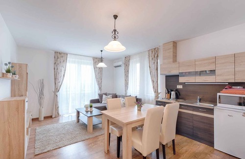 Heviz Condo | Apartement with pool and WIFI