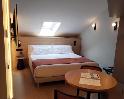 Esquerra de l'Eixample Apartment | Aparthotel Atenea Calabria