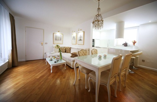 Siska District Apartment | Aparthotel Vila Minka