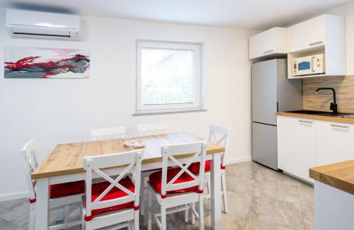 Zirovnica Apartment | Aparthouse Jana Breg