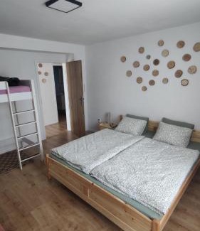 Poprad Apartment | Apartmán Na Kvetnej - vlastná záhrada, parkovanie