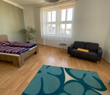 Sobeslav Apartment | Apartmán na náměstí